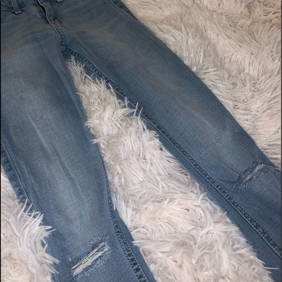 Hollister High-Rise Jegging - Picture 2 of 3